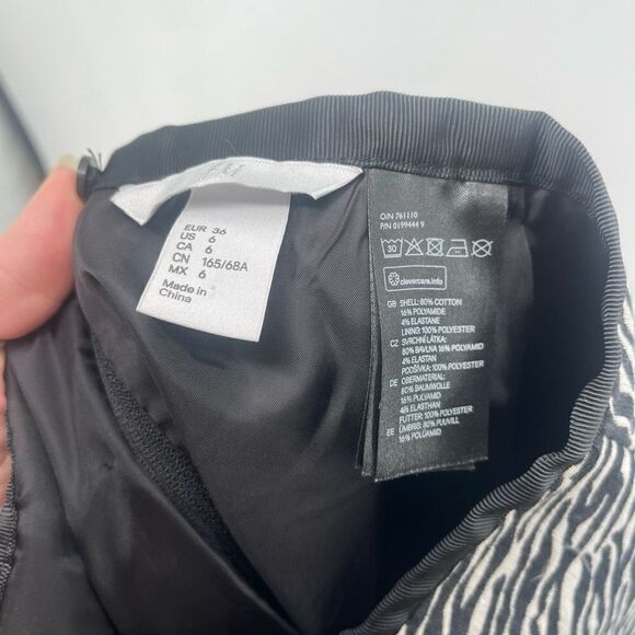 H&M Women's Pencil Skirt Straight Mini Animal Print Zip Black White zebra 6 - Picture 2 of 9